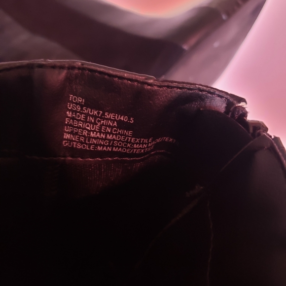 Moc Croc "Suede" embossed Hi Heel Booties - Picture 6 of 7